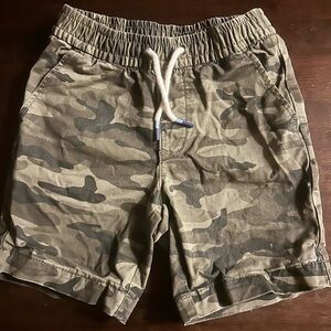 COPY - Boys size small (6/7) GAP drawstring army shorts